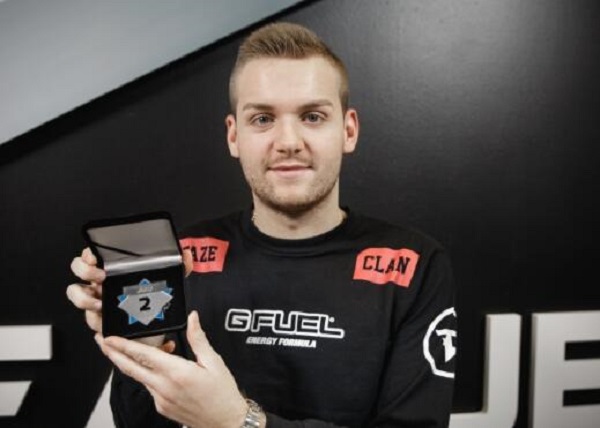 Uzi成为LPL历史出场最年长的ADC选手