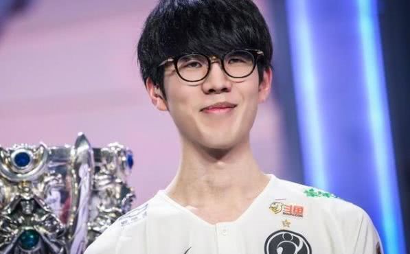 【赛后战报】轻松写意，NIP极致运营2：0轻松战胜UP结束定组赛